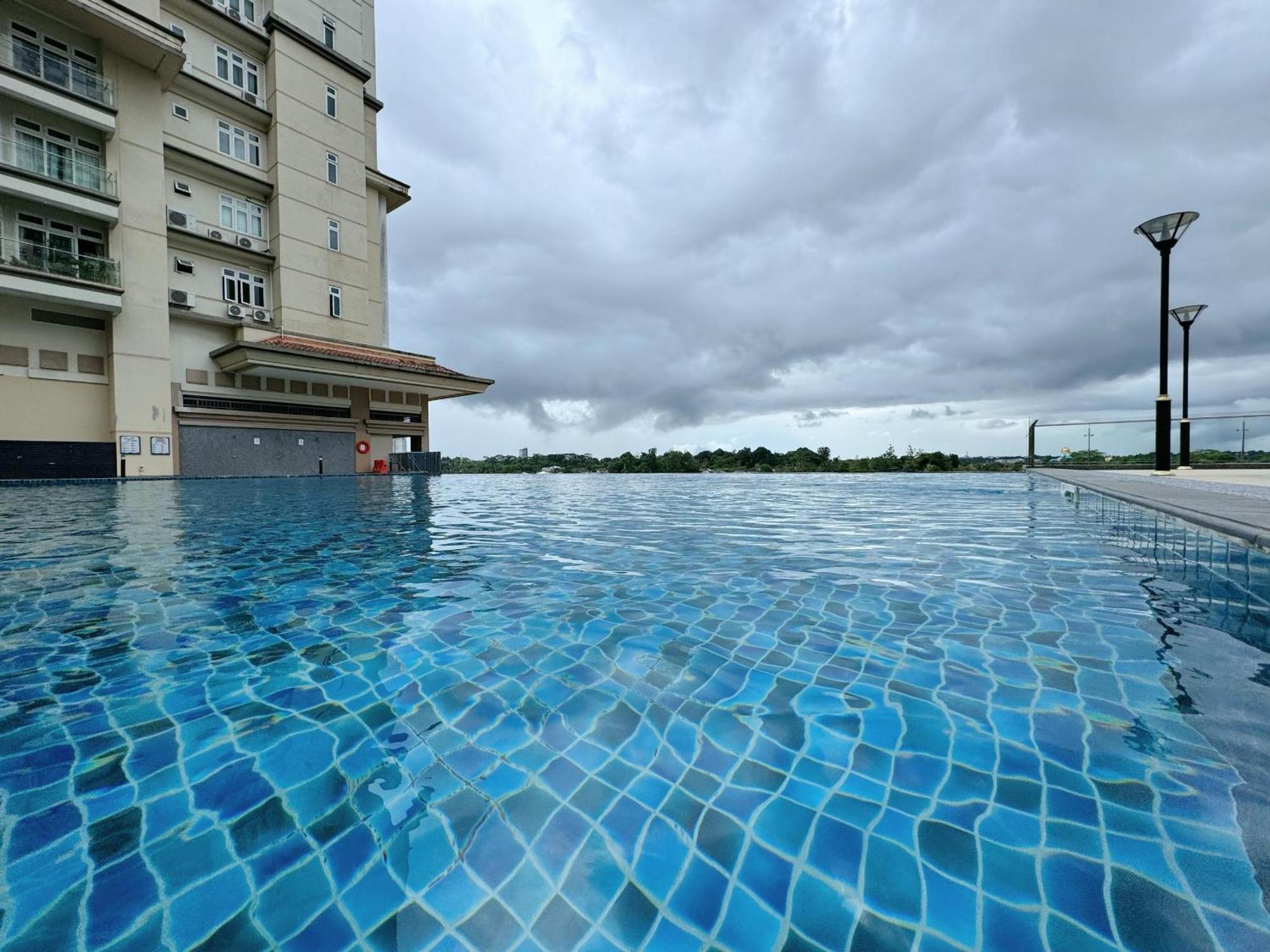 Cozy Comfort 04 - Riverine Diamond With Balcony