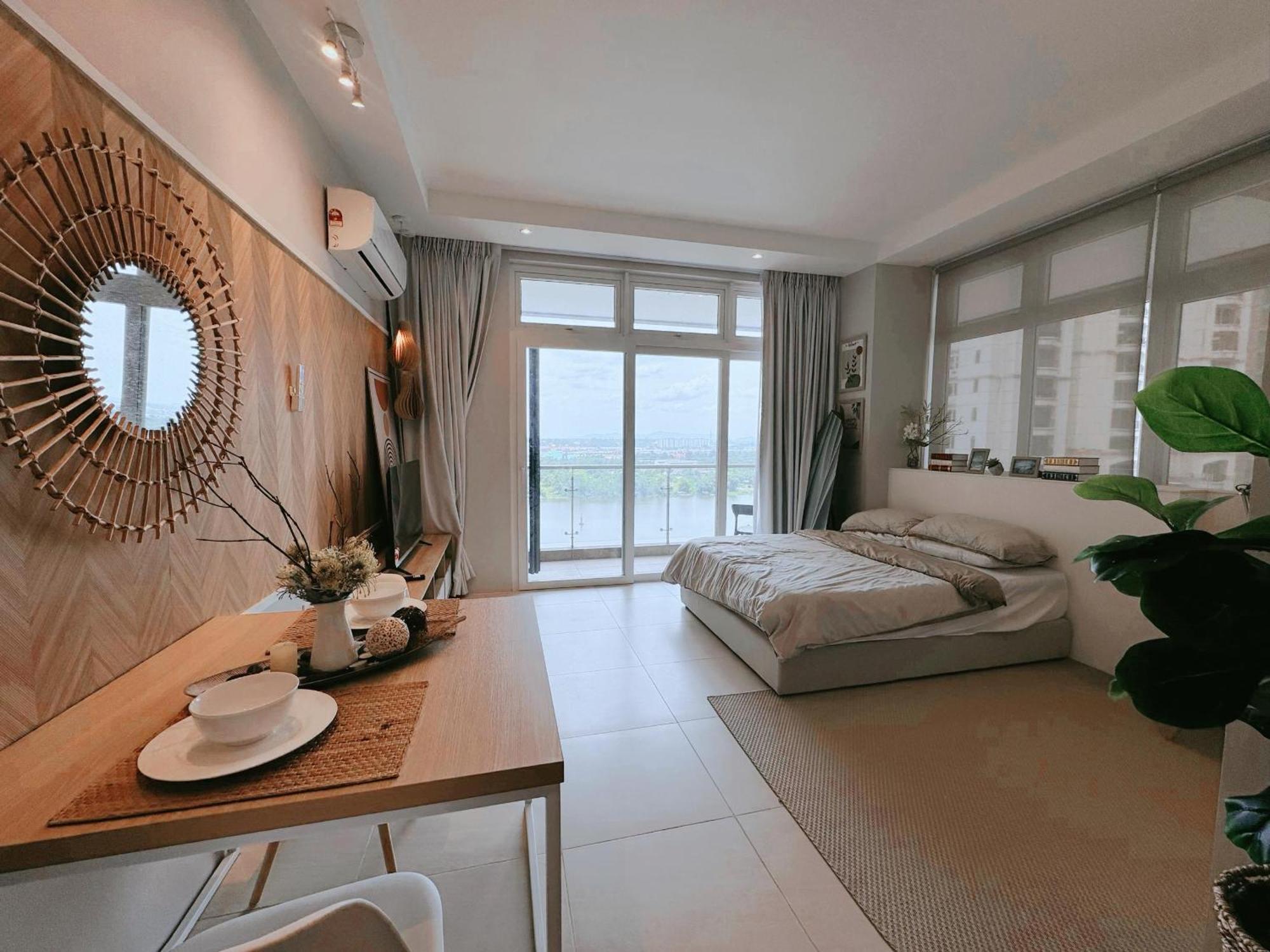Cozy Comfort 04 - Riverine Diamond With Balcony Apartment